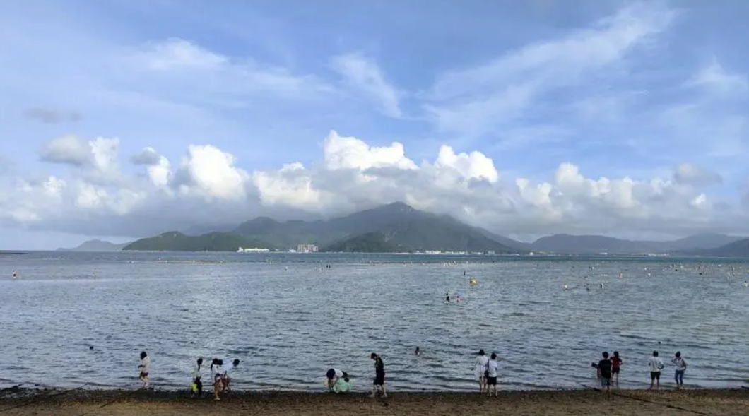 海邊沙灘防偷渡、防溺水監(jiān)控使用球形轉(zhuǎn)臺設(shè)備的優(yōu)勢包括哪些！